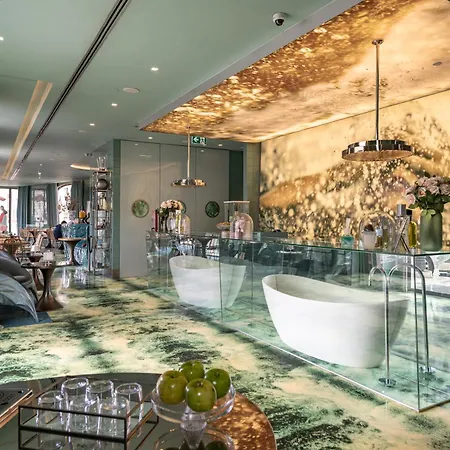 Wc By The Beautique Отель Лиссабон