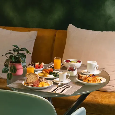 Отель Wc By The Beautique