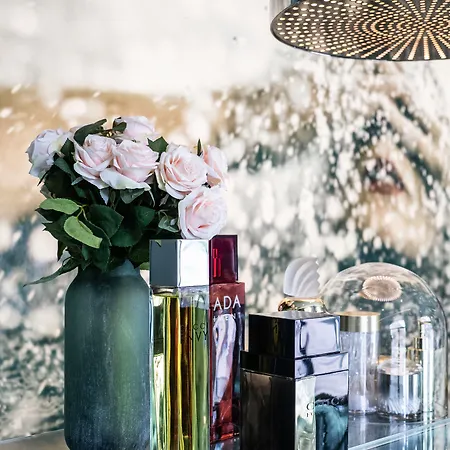 Отель Wc By The Beautique